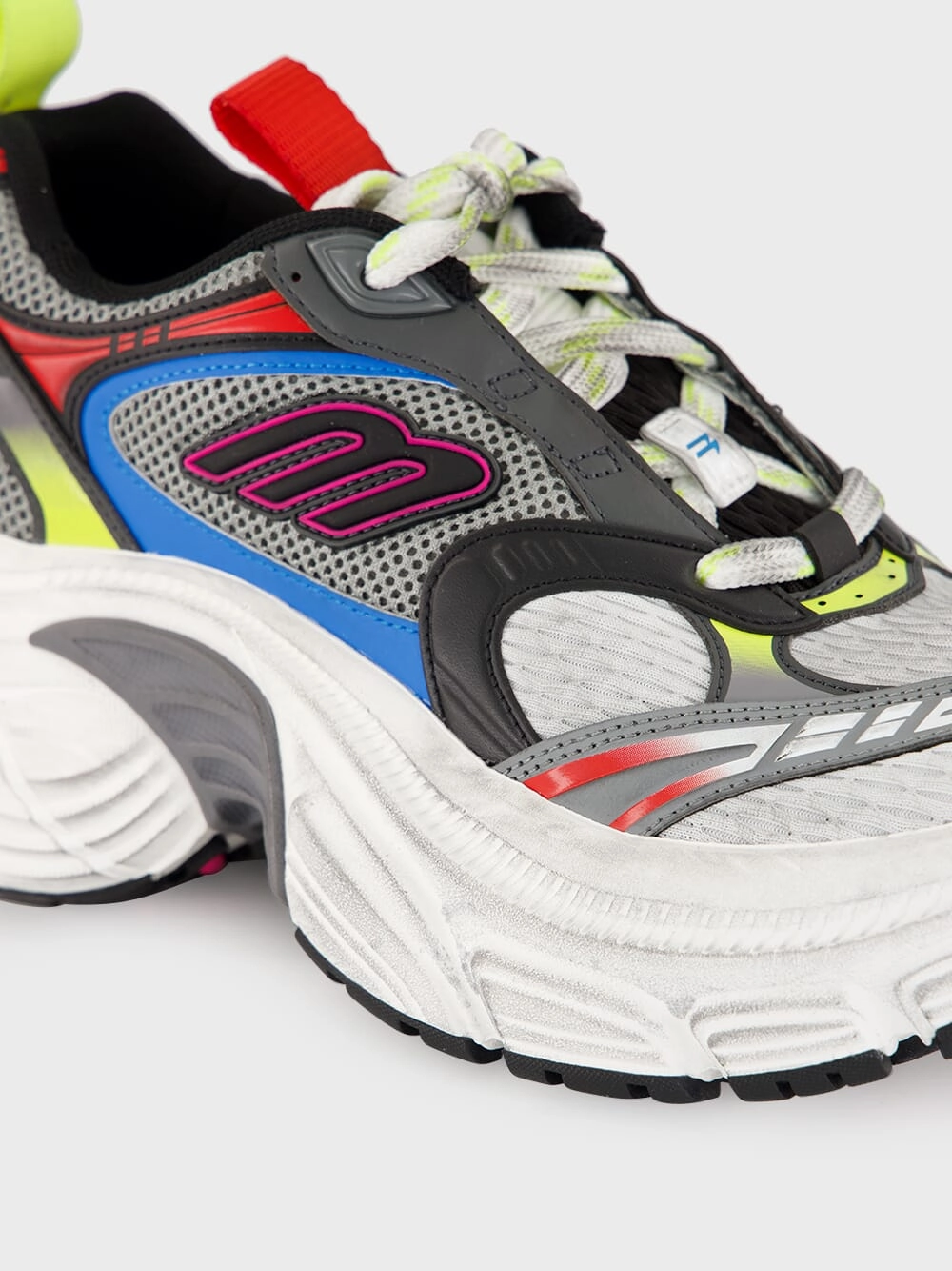 6XL Mesh Sneakers in Black White Multicolour