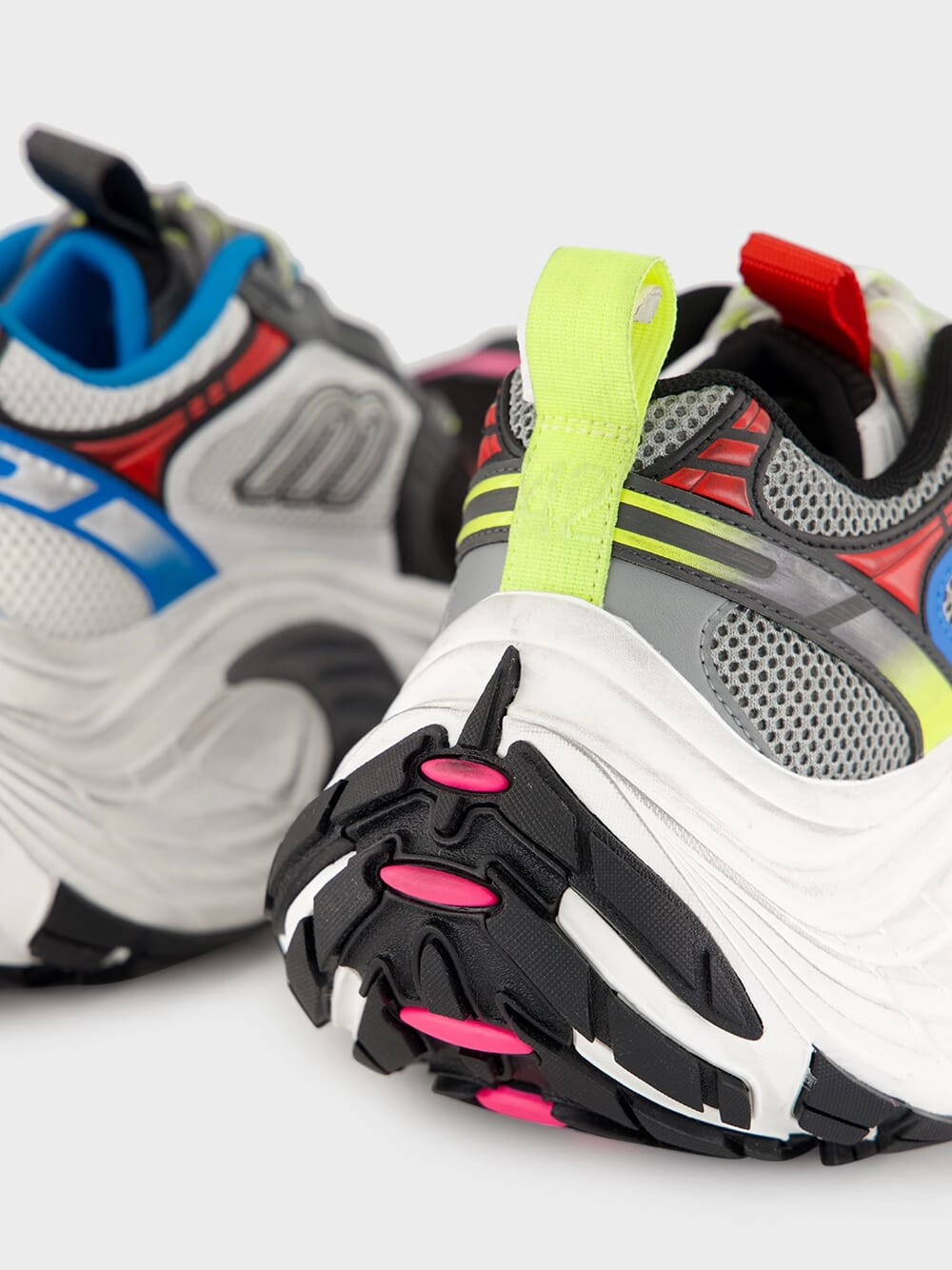 6XL Mesh Sneakers in Black White Multicolour