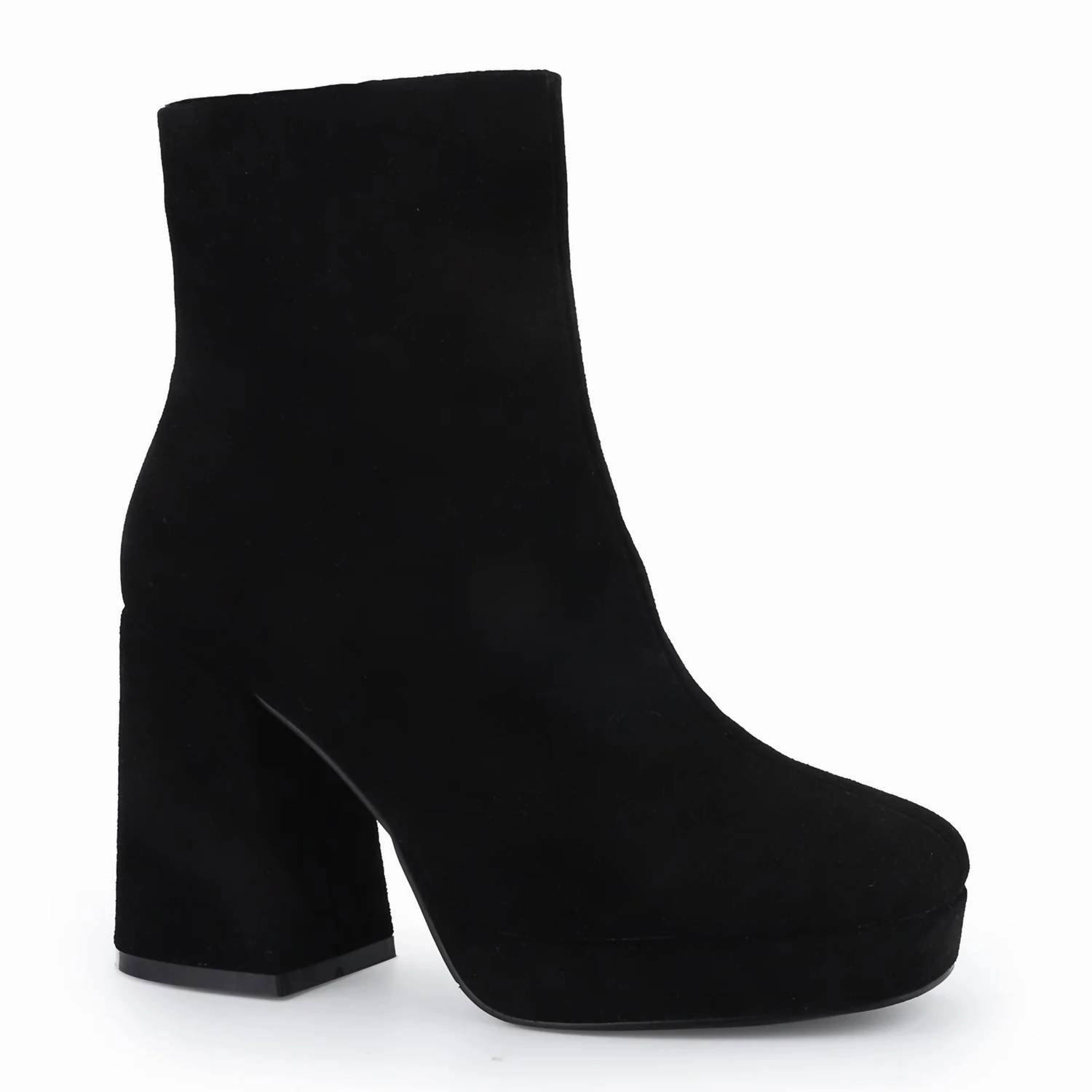 Bayside Suede Boots In Black