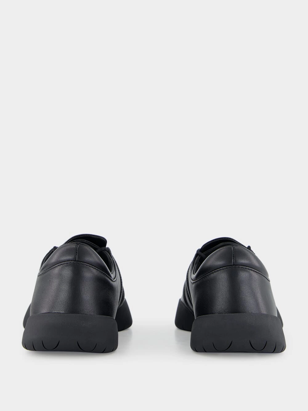 Black Low-Top Regu Sneakers