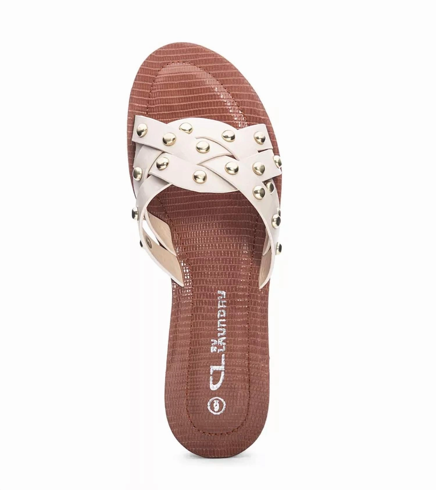 Cassie Aspiring Sandal In Beige