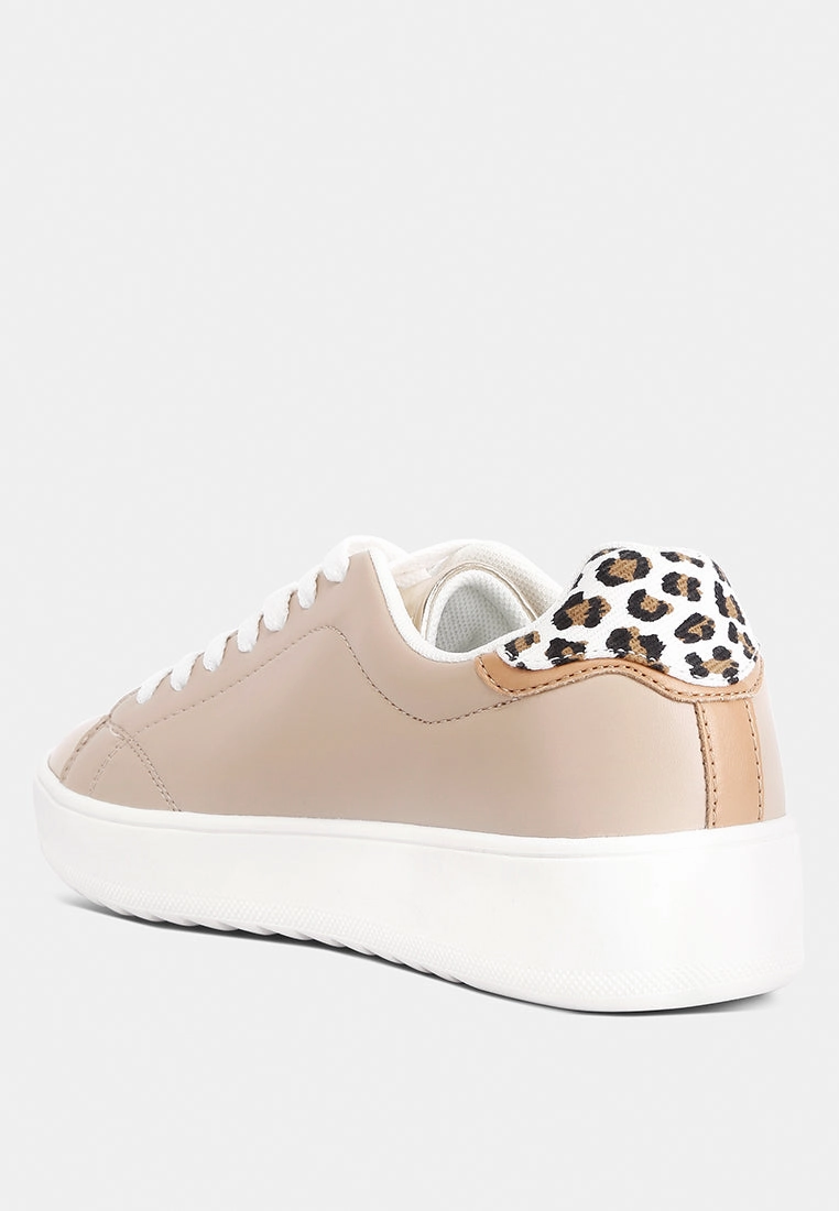 dory metallic accent sneakers