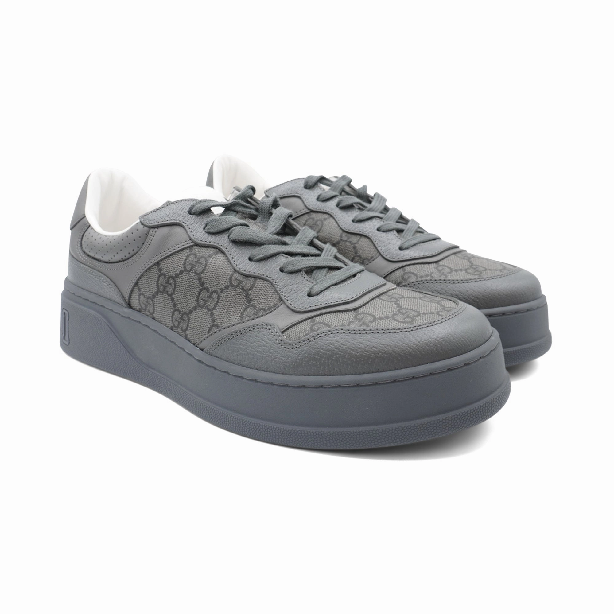 Gucci 'GG Supreme' Low-Top Sneakers - Men's 10.5