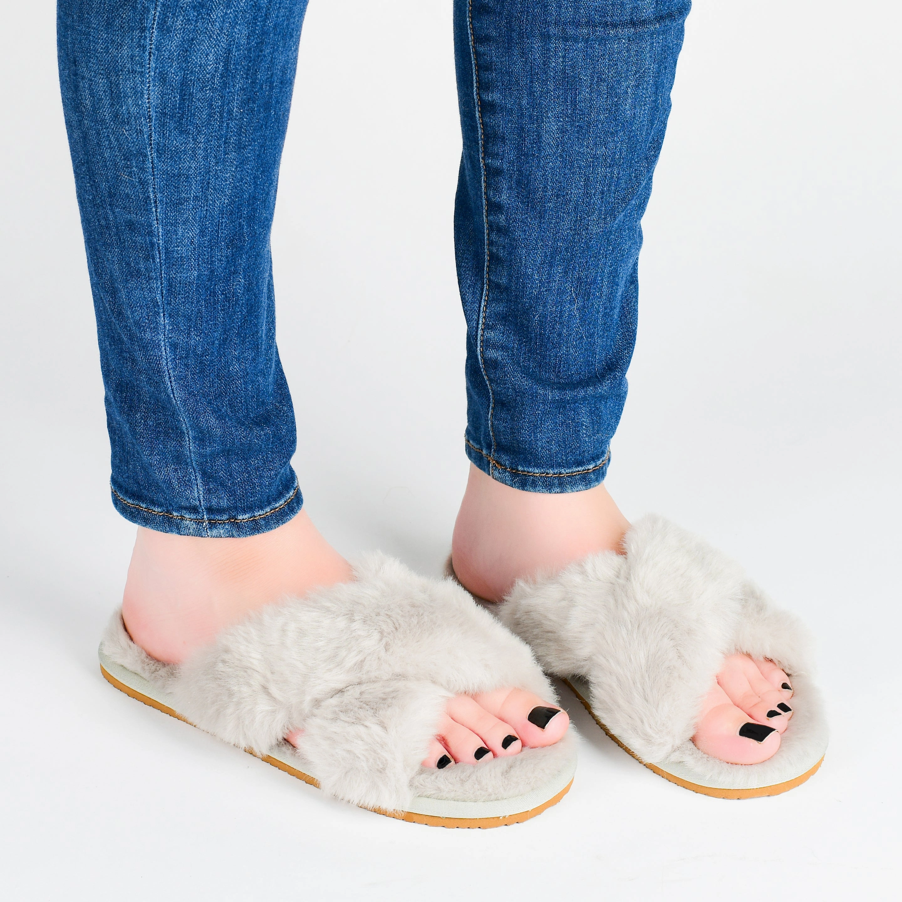 Journee Collection Women's Winkk Slipper