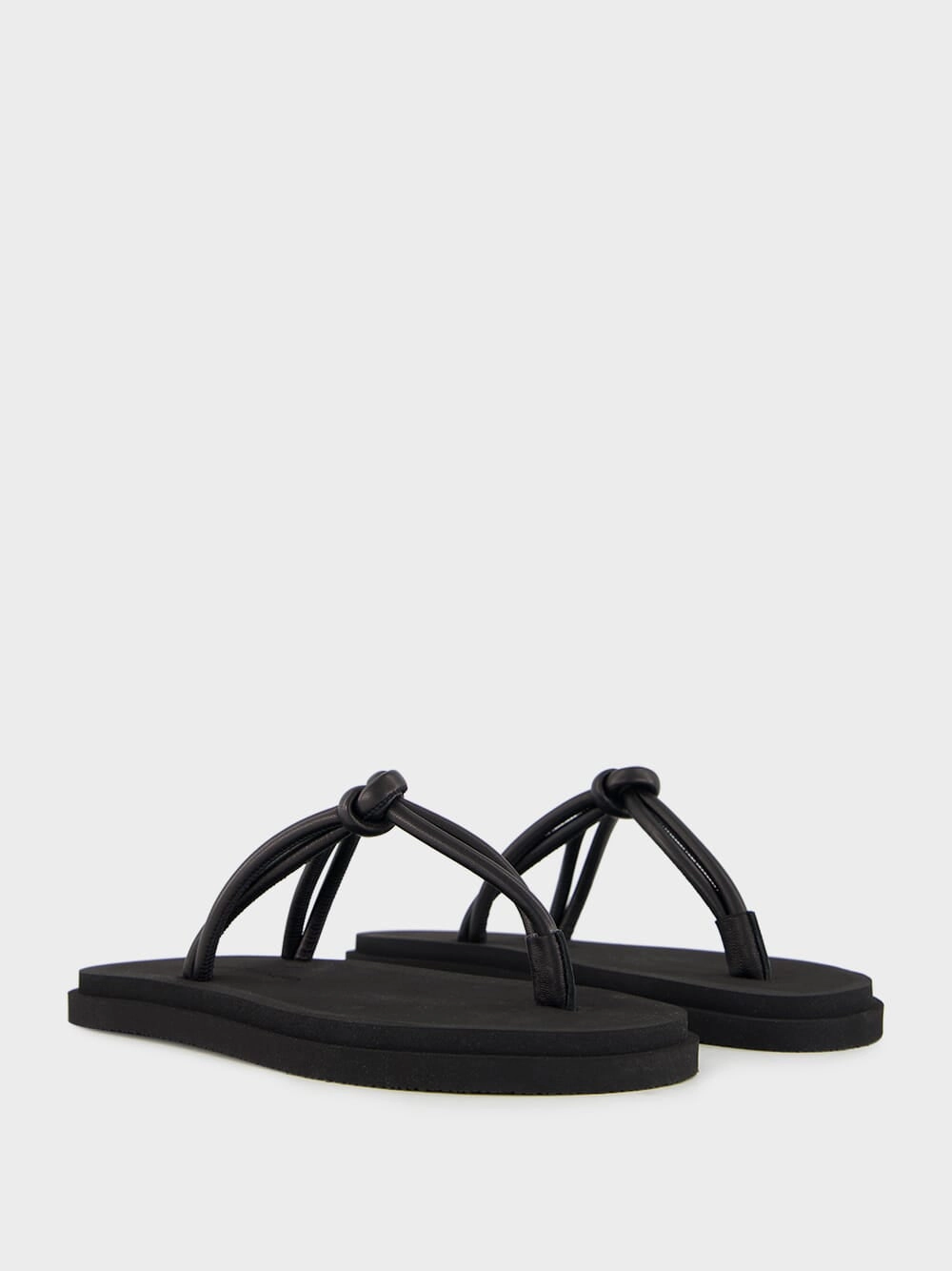 Knot Pool Slides in Black Nappa