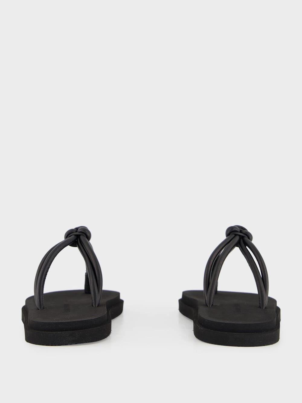 Knot Pool Slides in Black Nappa