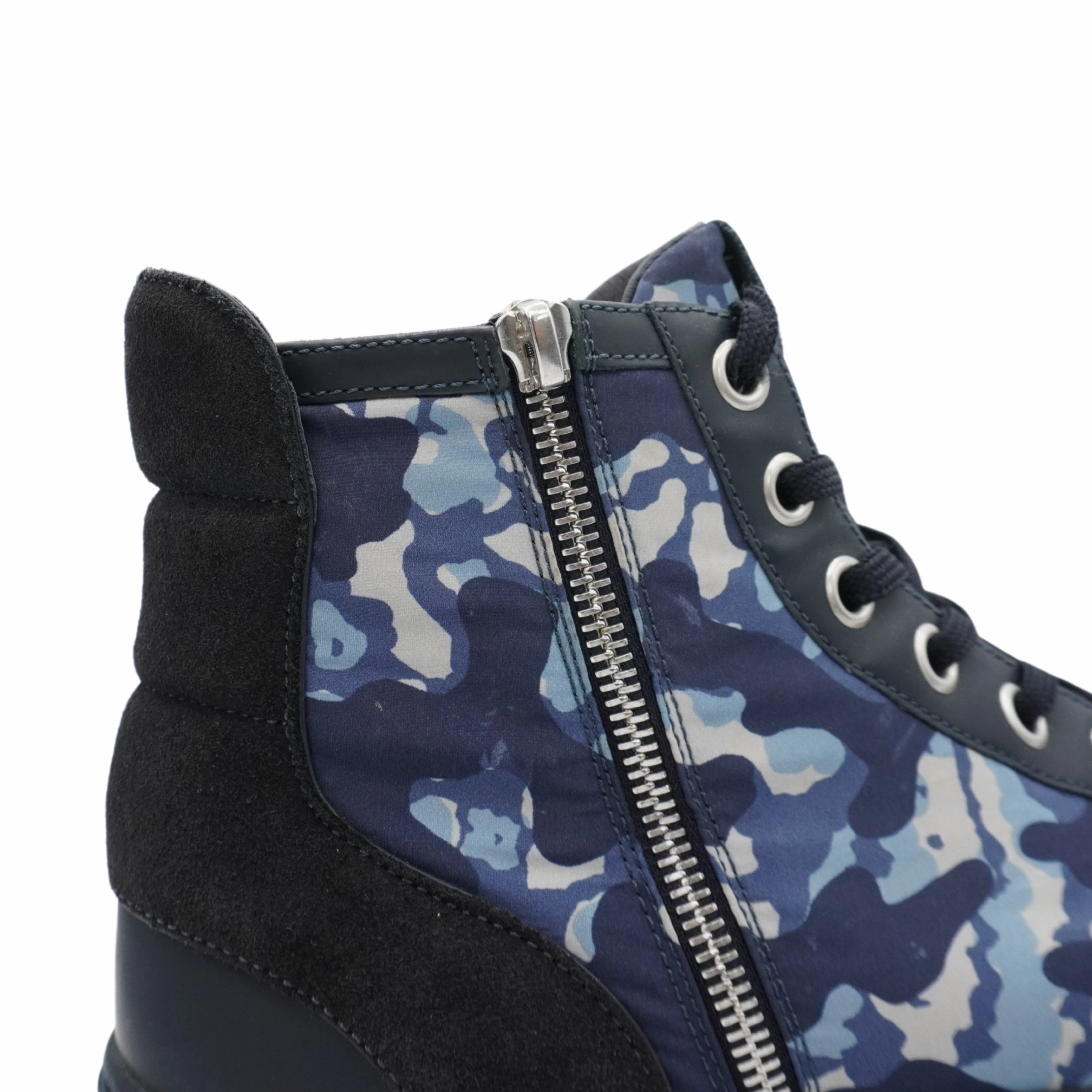 Louis Vuitton Camouflage Sneakers - Men's 7