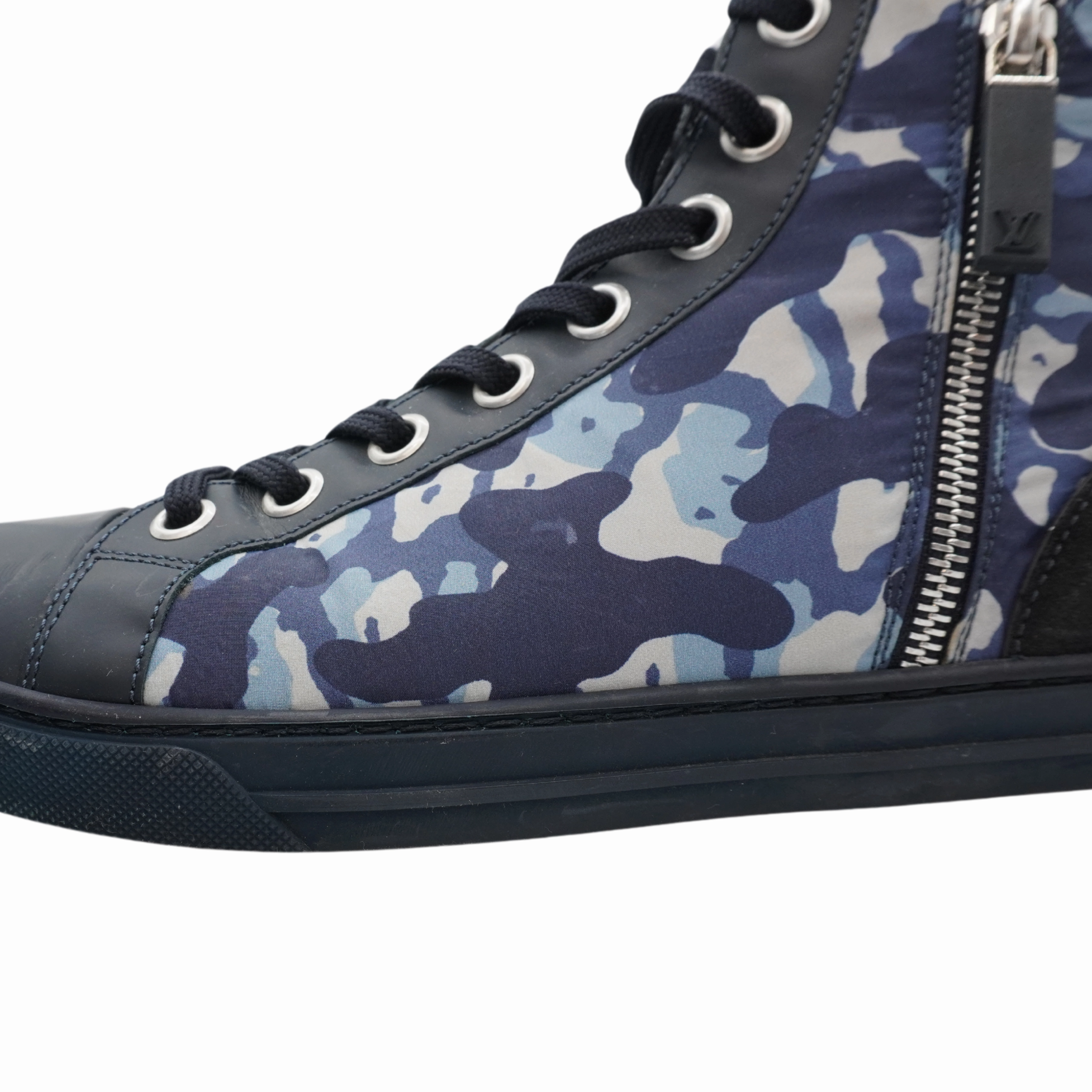 Louis Vuitton Camouflage Sneakers - Men's 7