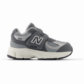 New Balance Castlerock New Balance 2002 Kids Hook & Loop Kids Velcro Sneakers discount