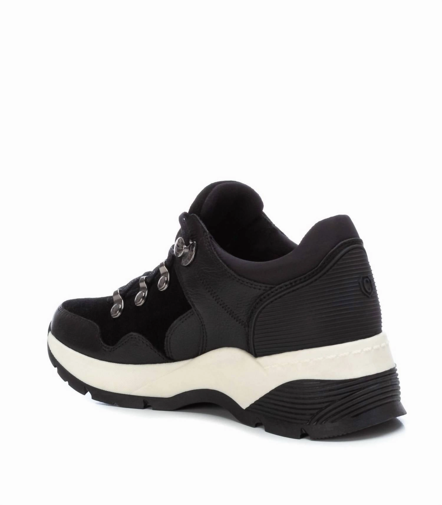 Women's Casual Sneakers In Black