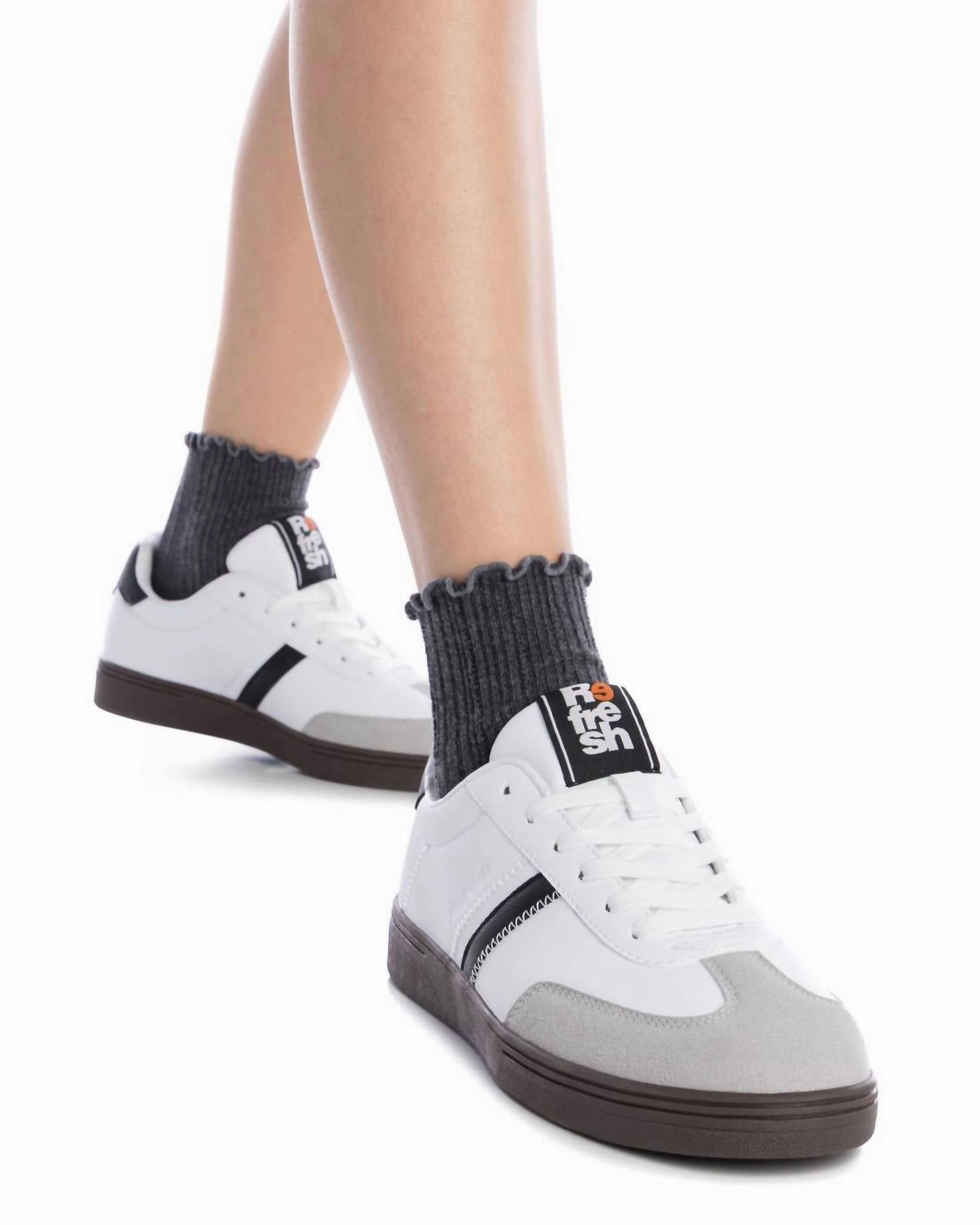 Women's Casual Sneakers In White
