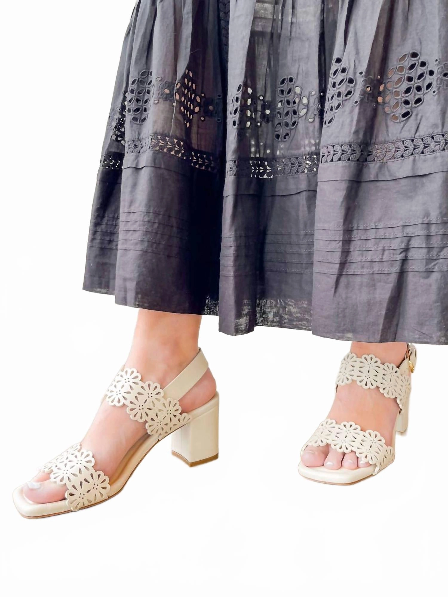 Women's Celeste Eyelet Mid Heel Sandal In Alabastro
