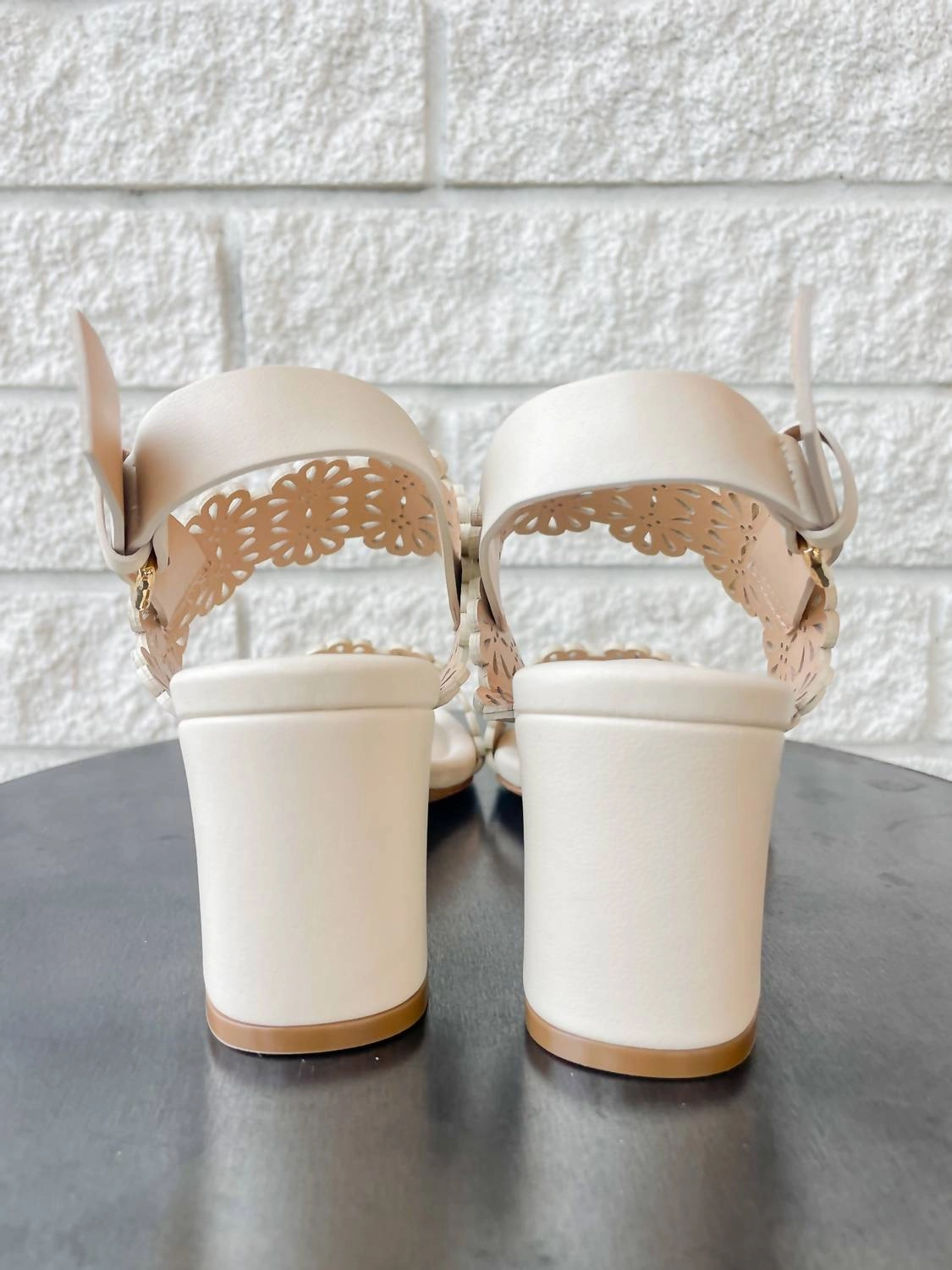 Women's Celeste Eyelet Mid Heel Sandal In Alabastro