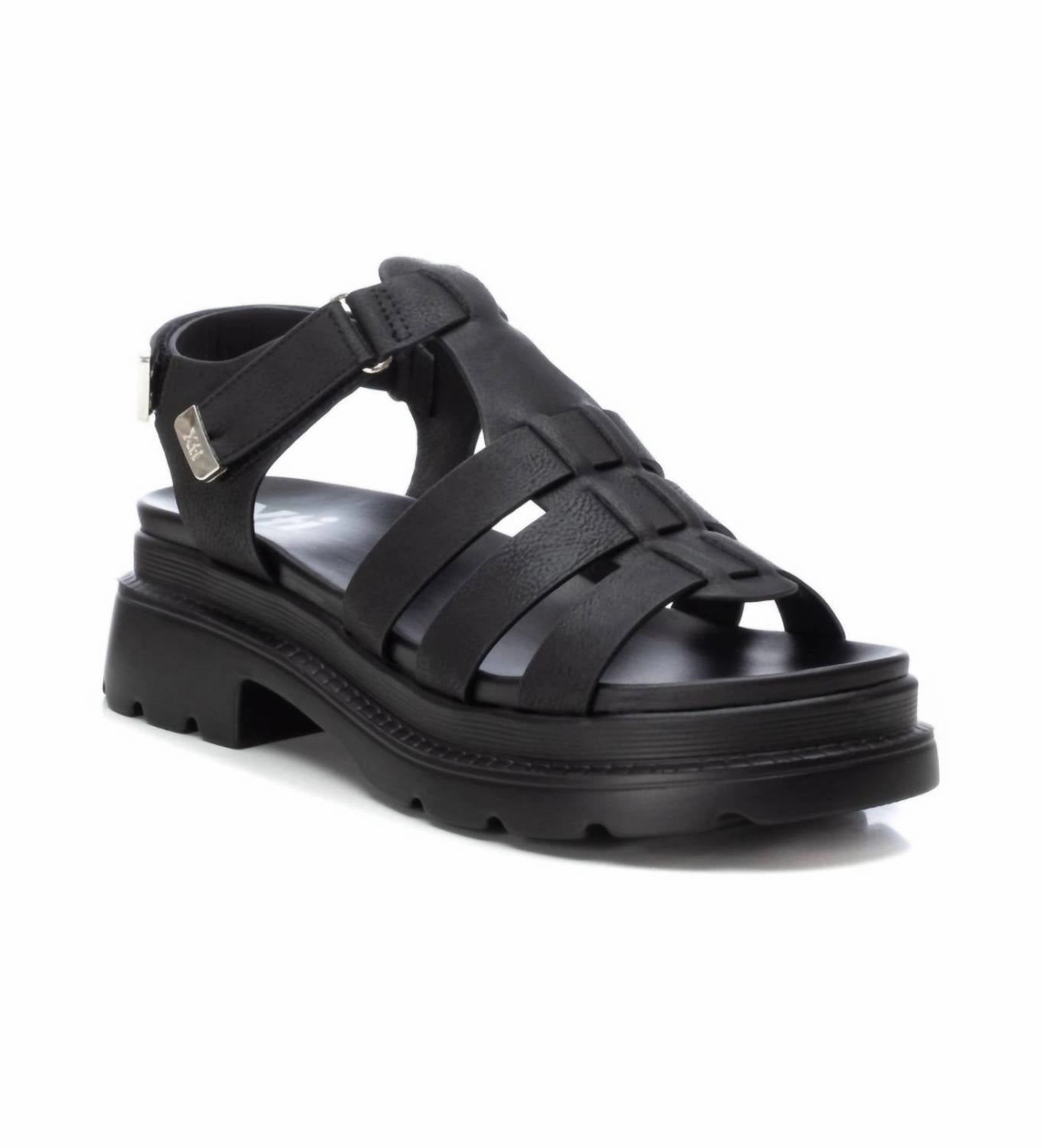 Women's Chunky Sandals In Black