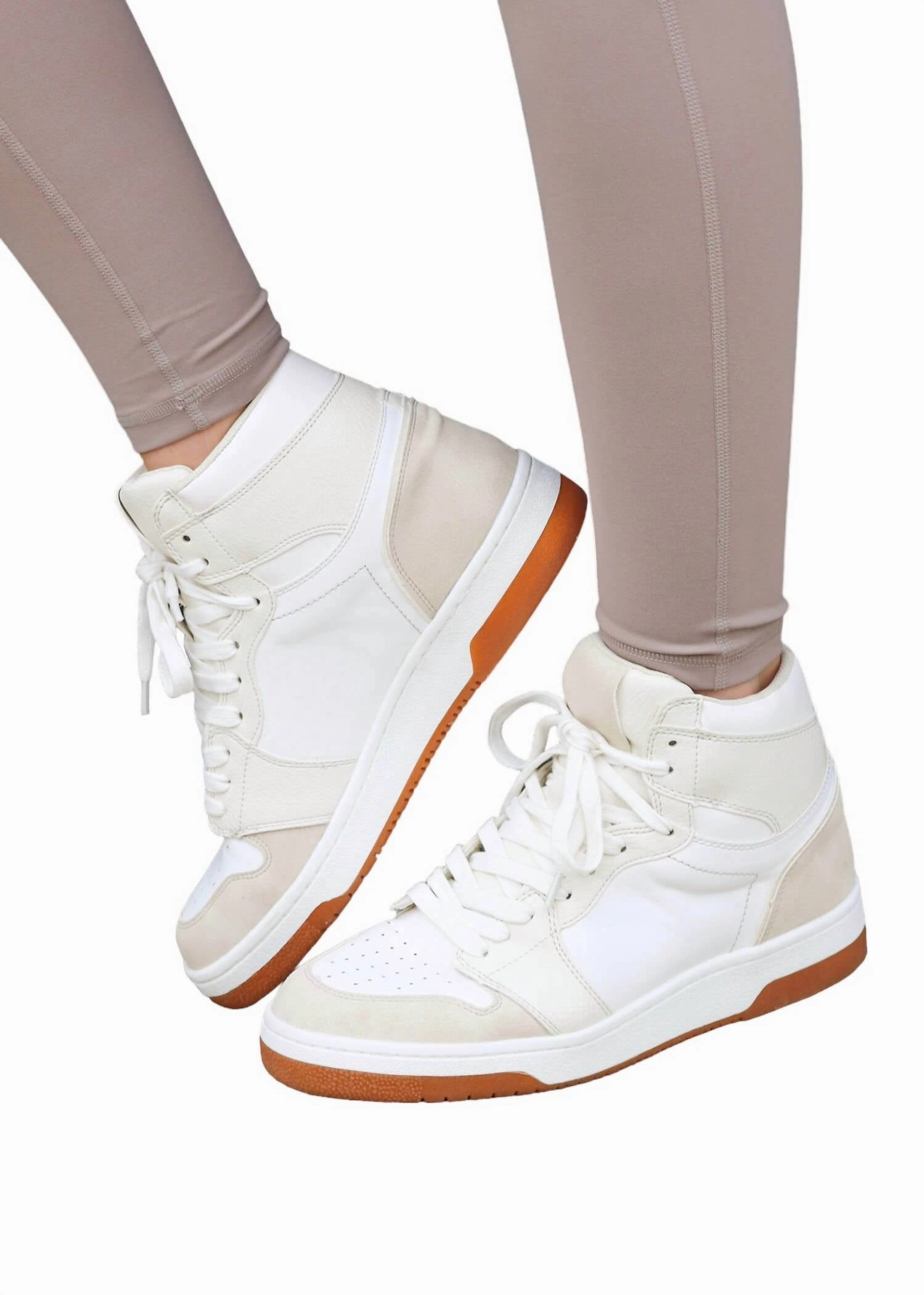 Women's Classic Sneaker In Bone/neutral