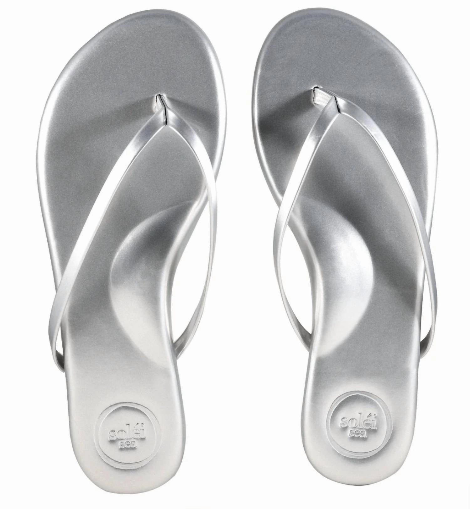 Women's Indie Flip Flops In Metallic Silver