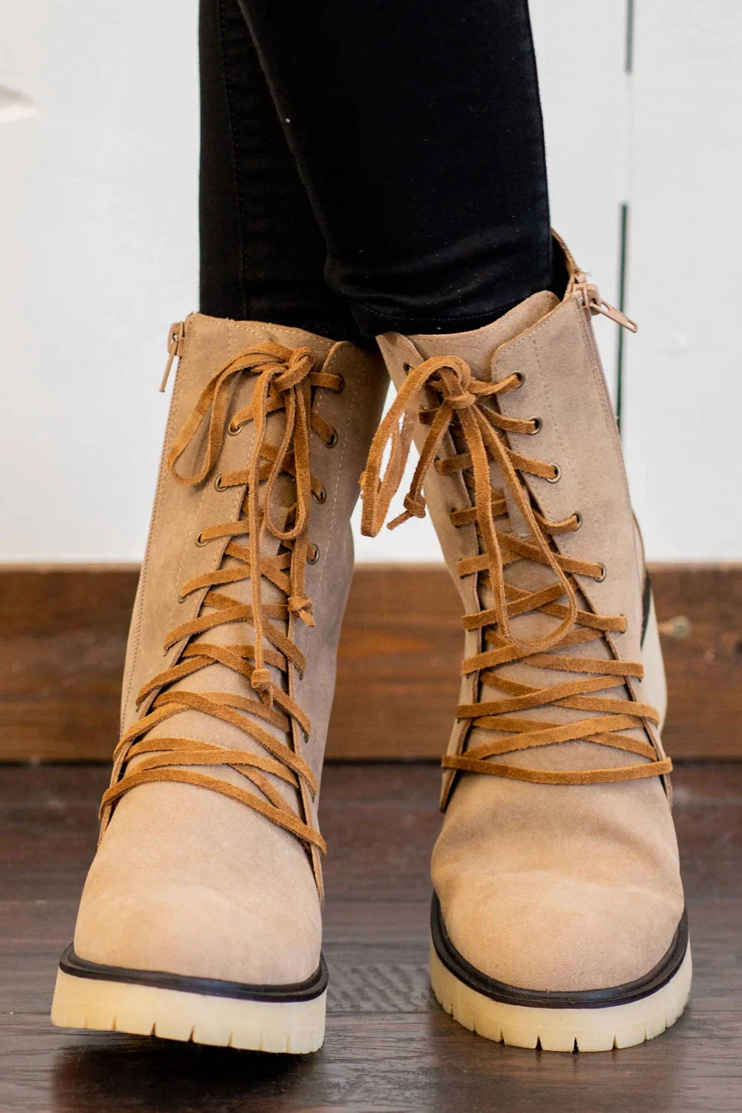 Women's Jamie Boot In Latte