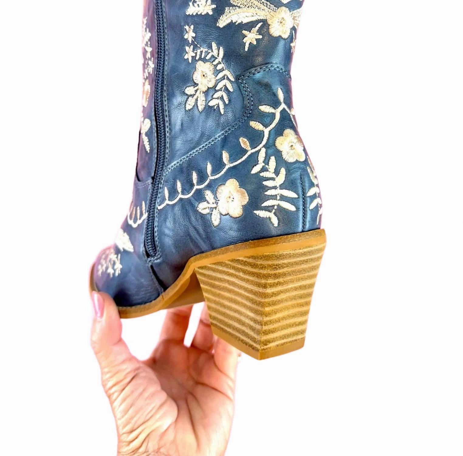 Women's Let's Go Girls Boots In Blue