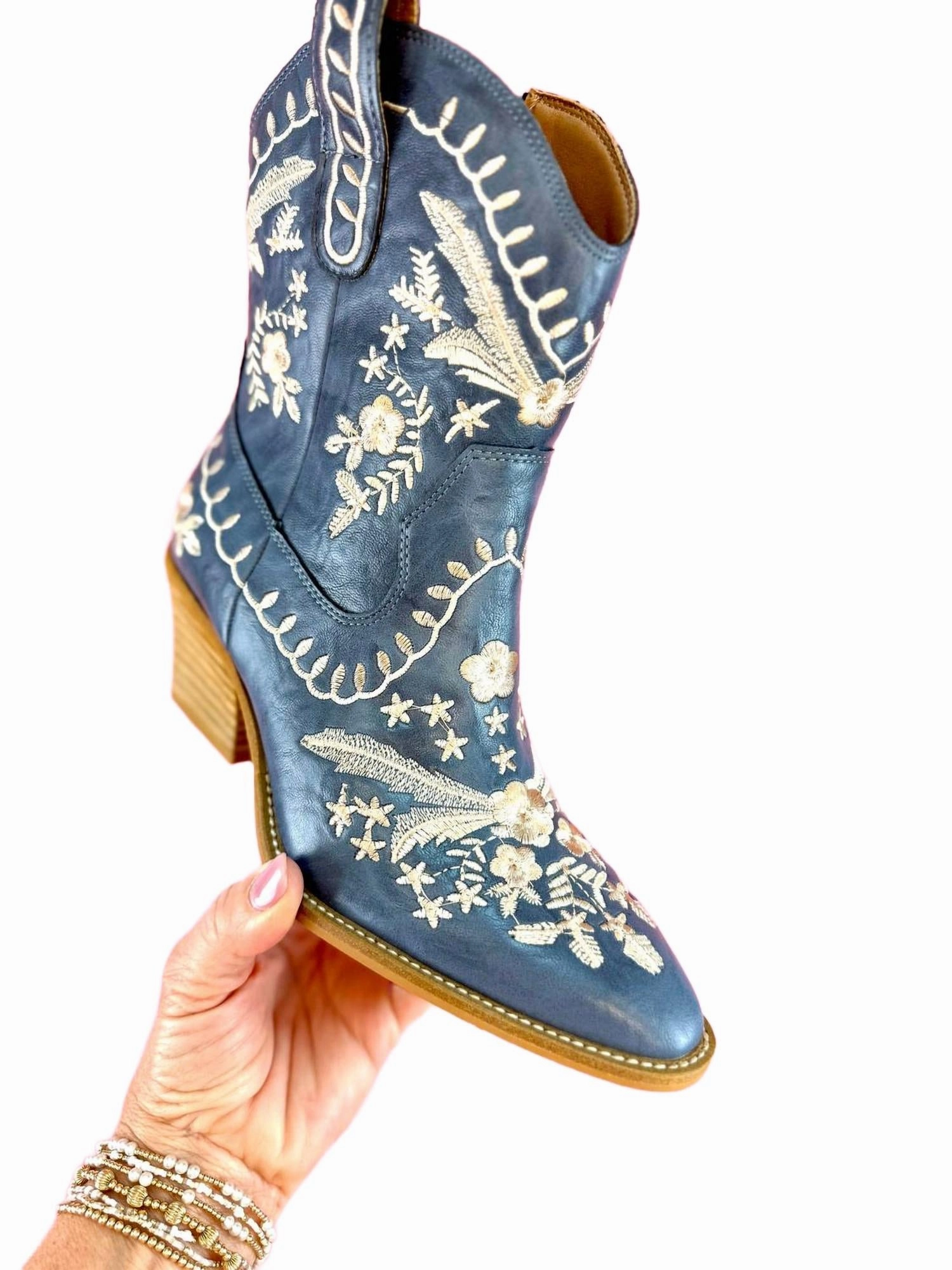 Women's Let's Go Girls Boots In Blue