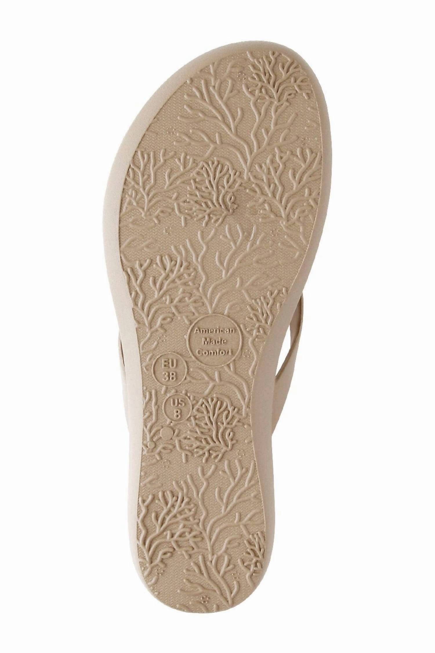 Women's Lucky Flip Flops In Chai