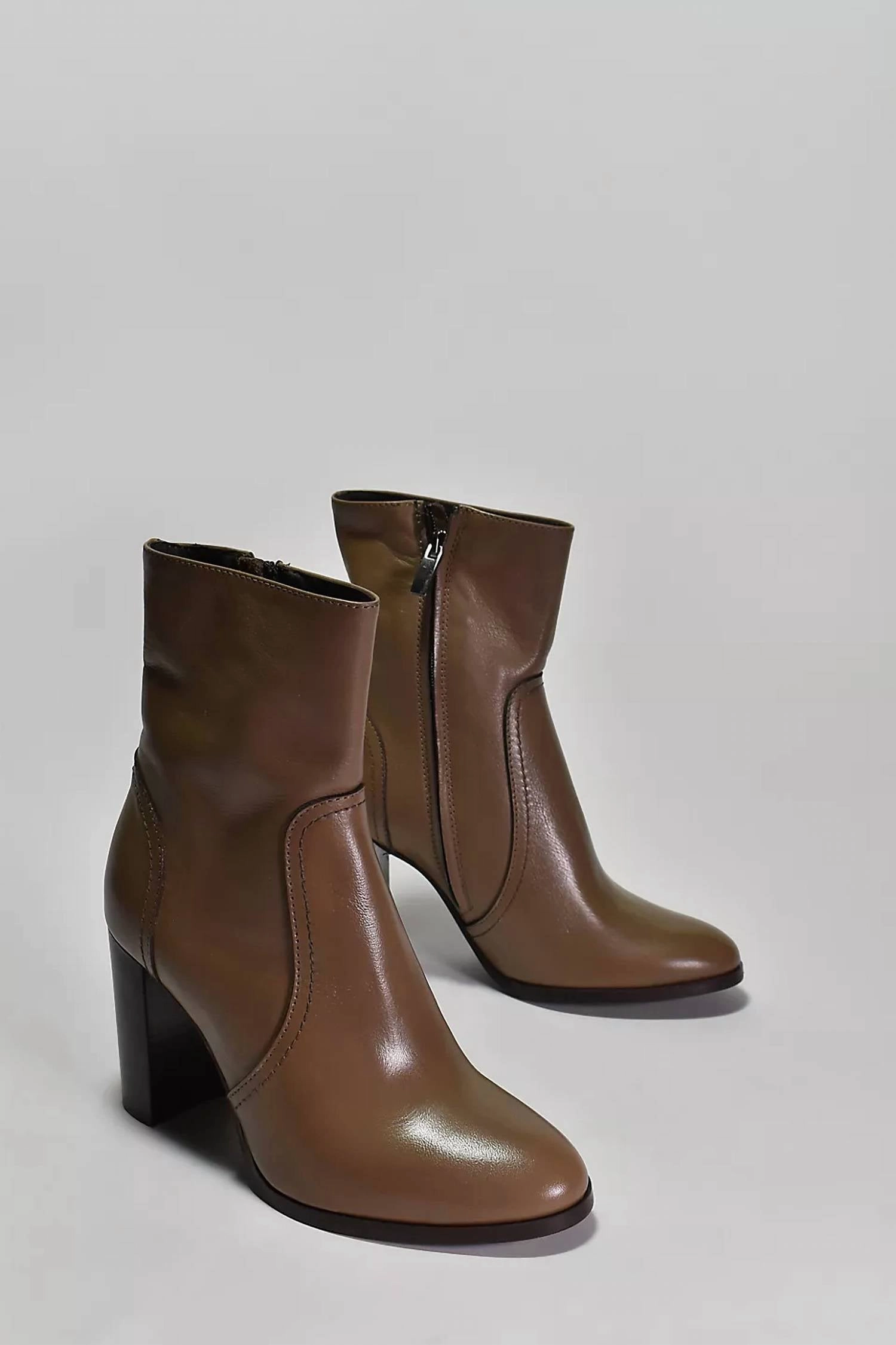 Women's Portia Boots In Taupe