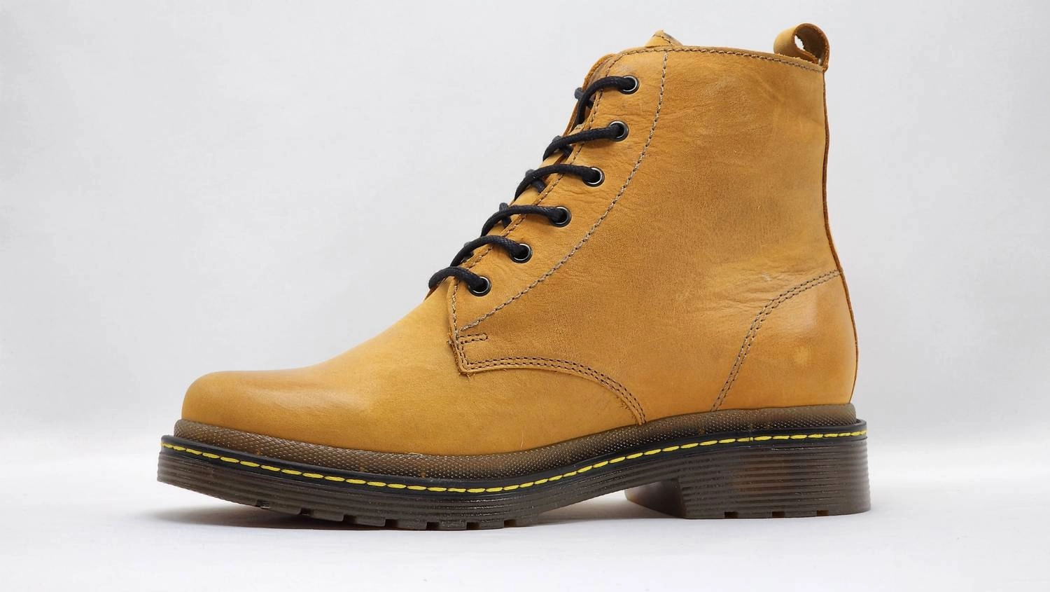 Women's Premium Nubuck Leather Boots In Yellow