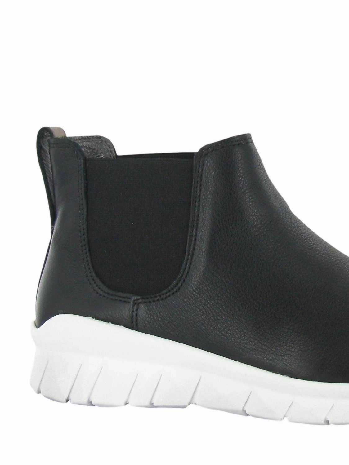 Women's Solar Sneaker In Soft Black Leather