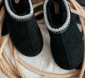 Women's Sparks Fuzzy Slippers In Black Cozy Womens Slippers discount