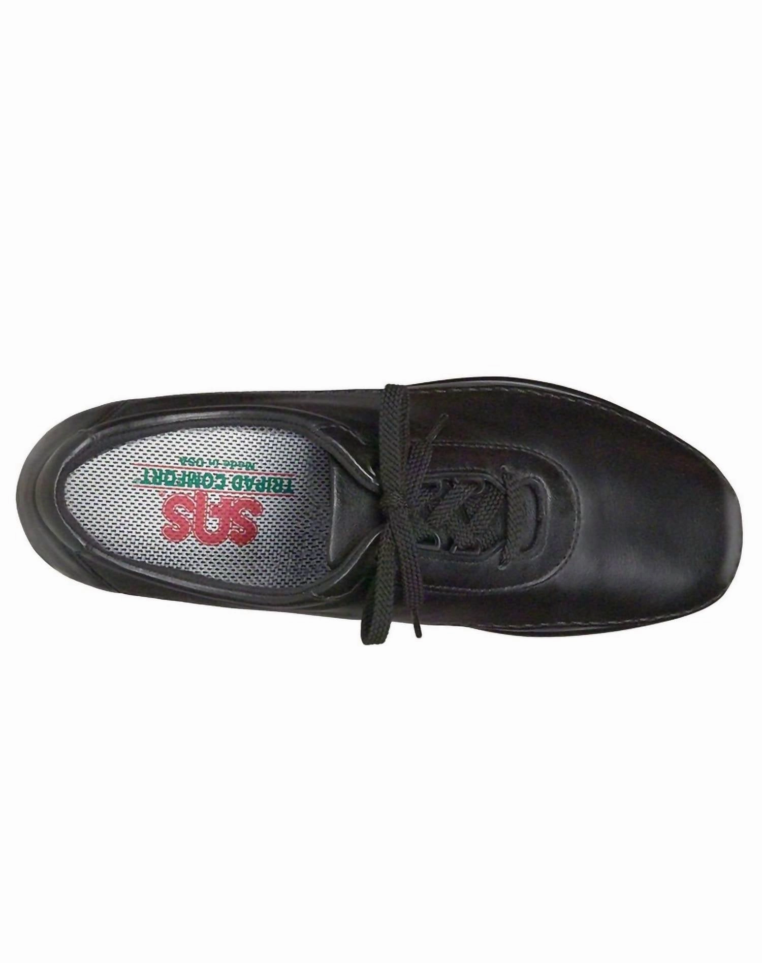 Women's Traveler Athletic Lace Up Shoe - Medium In Black