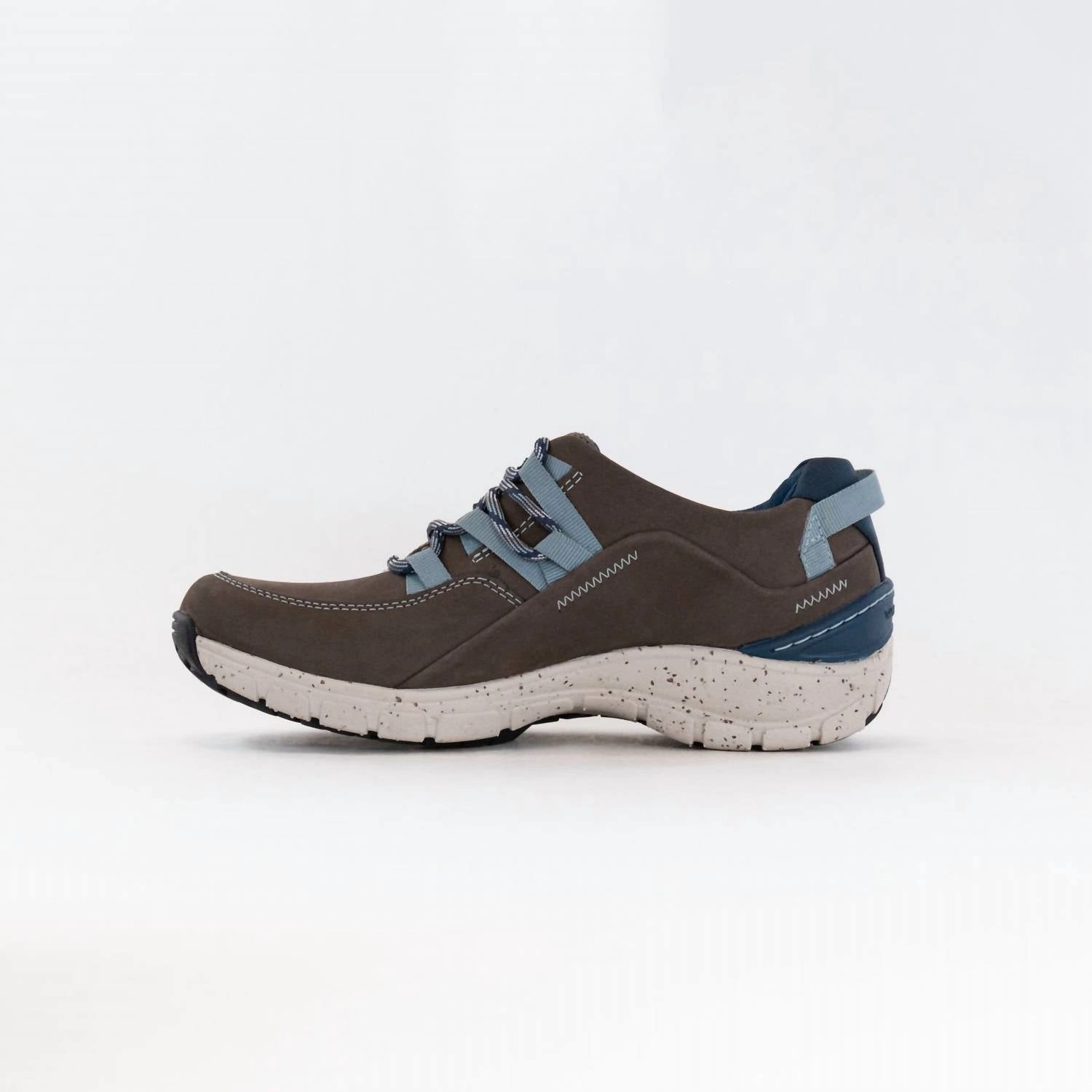 Women's Wave Range Waterproof Senakers In Taupe Combi